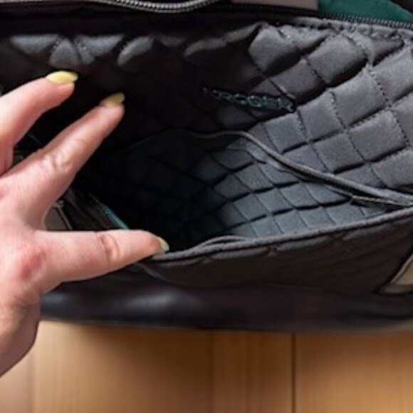 KROSER Quilted Laptop Tote Bag 15.6” | USB Port | Water-Resistant | Black | NWT - Picture 5 of 11